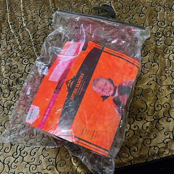 Girls Size 10/12 Halloween Costume Gothic Vampira - Picture 10 of 11